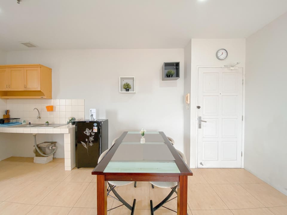 Standard Apartment, 2 Bedrooms (Apartment) | Dining room