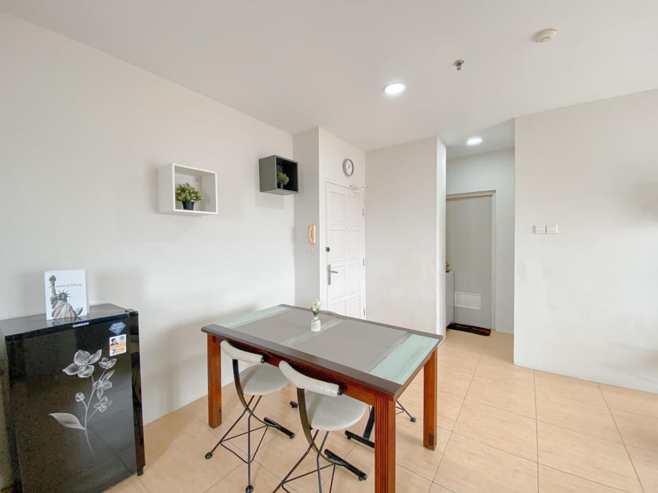 Standard Apartment, 2 Bedrooms (Apartment) | Dining room