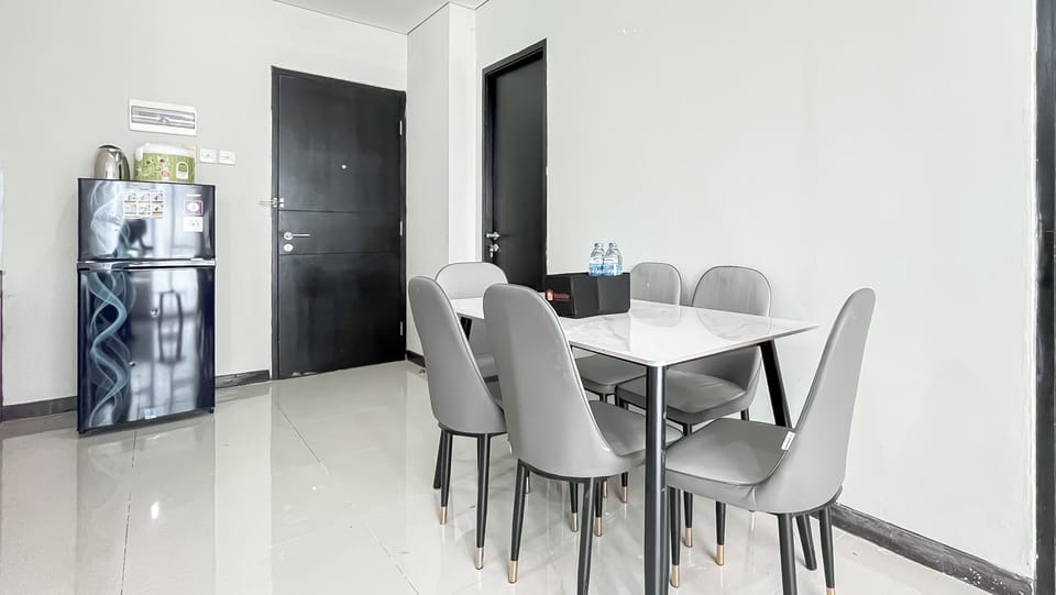 Standard Apartment, 3 Bedrooms (Apartment) | Dining room