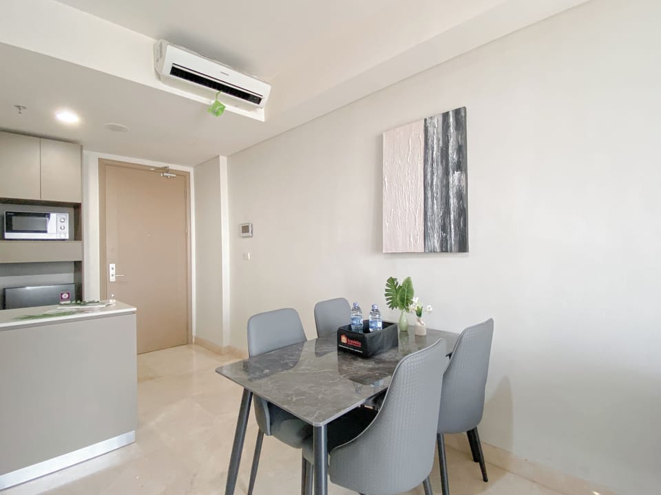 Standard Apartment, 2 Bedrooms (Apartment) | Dining room