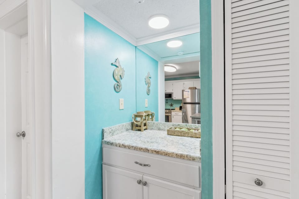 Signature Apartment, 2 Bedrooms, Beachside | Bathroom | Combined shower/tub, free toiletries, towels, soap