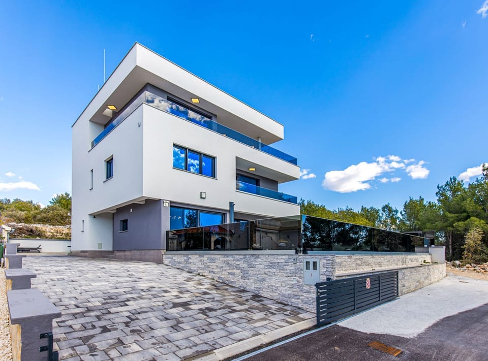 Villa (Five Bedroom Holiday Home with Pool) | Exterior