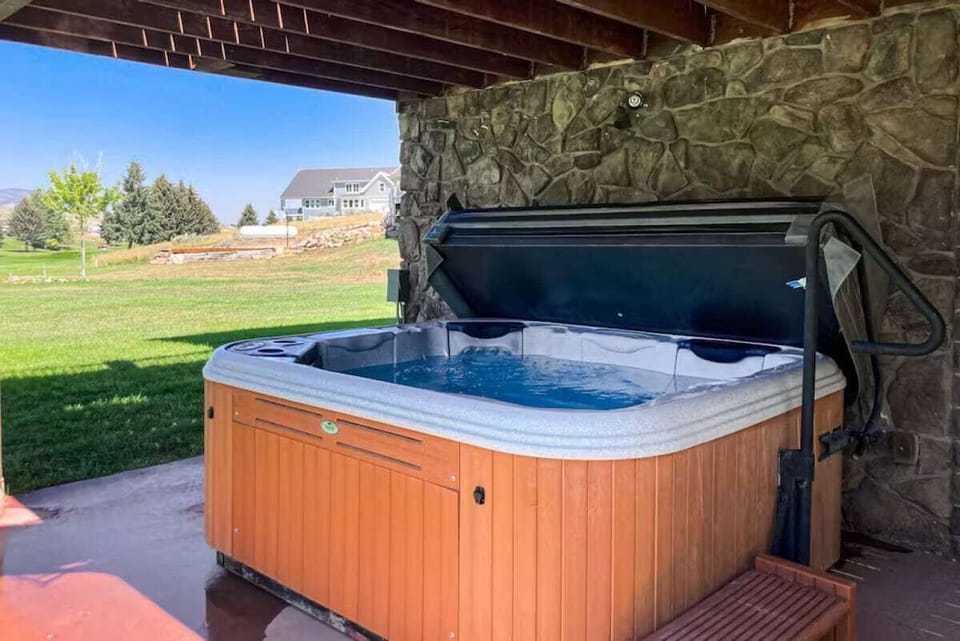 End the day with mountain views and a warm soak.
