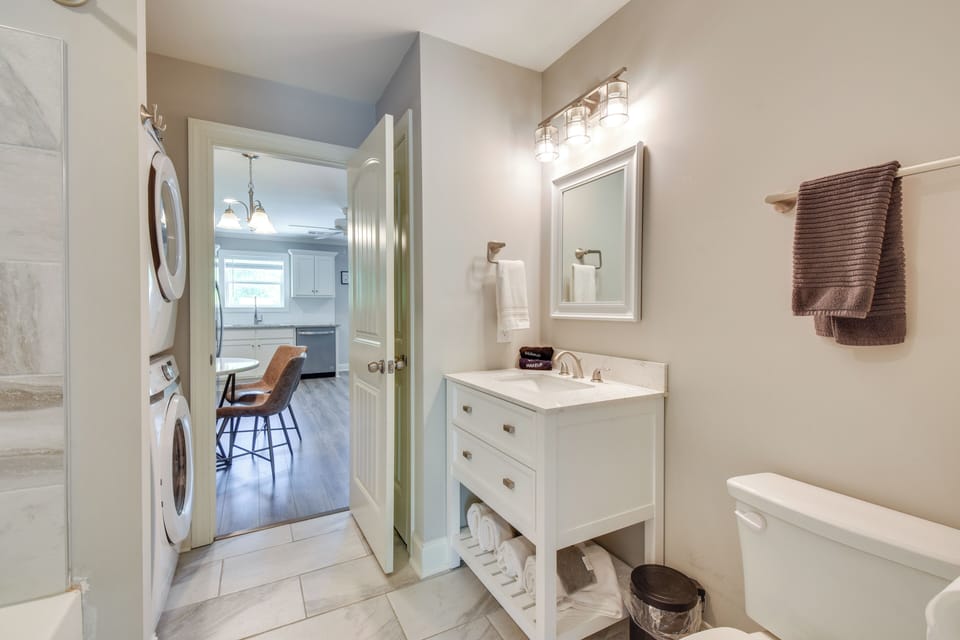 Full Bathroom | Washer & Dryer