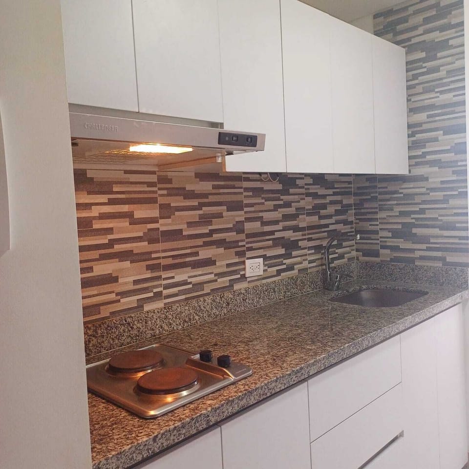 Comfort Apartment, City View | Private kitchen