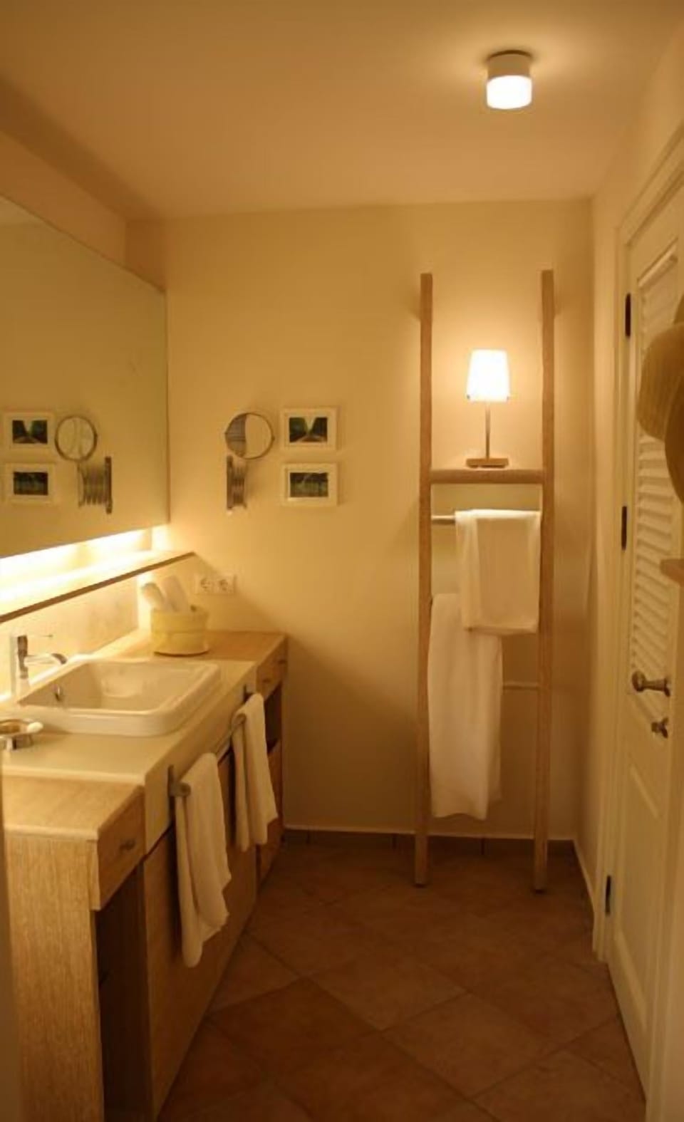 Deluxe Suite, 1 Bedroom, Sea View | Bathroom | Shower, free toiletries, hair dryer, bathrobes