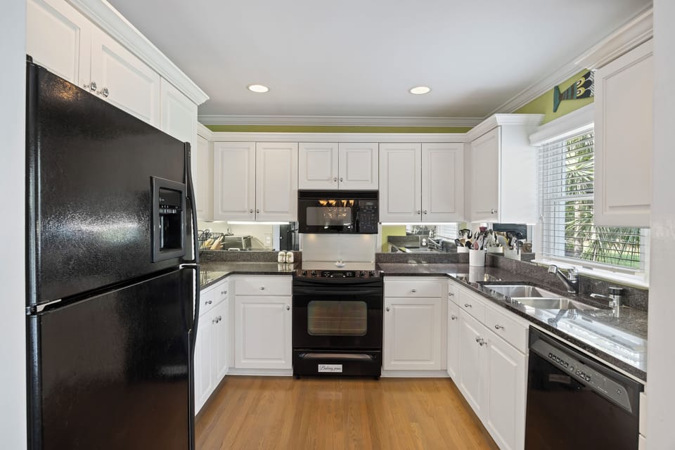 Fully equipped kitchen