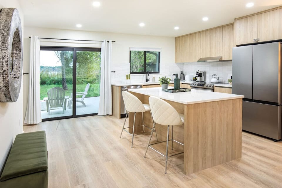 Fullu stocked kitchen