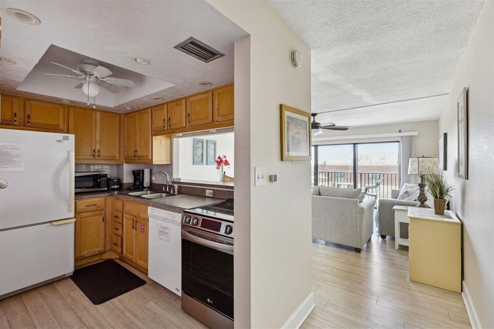 Fully equipped kitchen