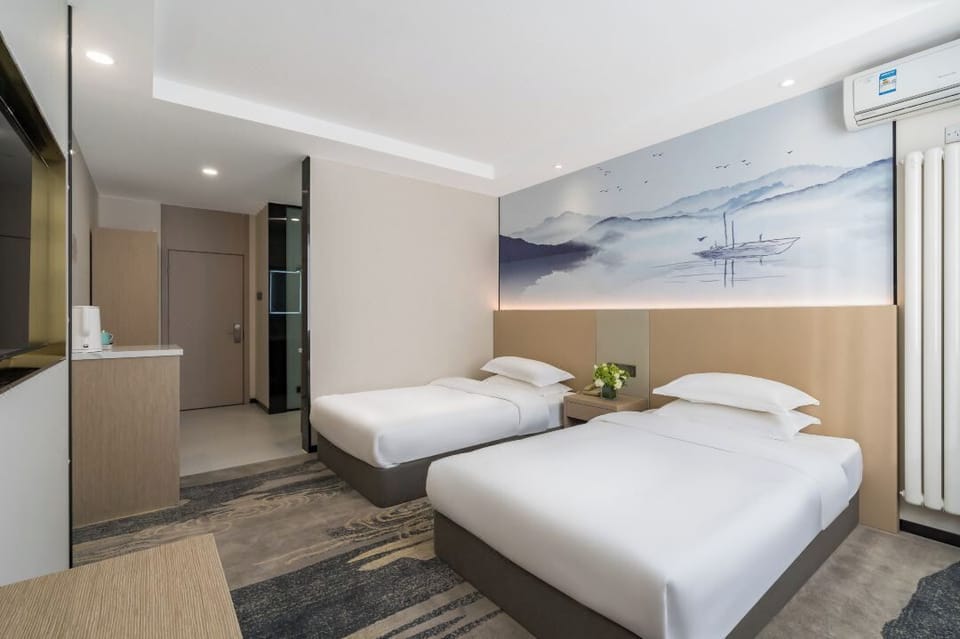 Superior Twin Room | Select Comfort beds, desk, laptop workspace, blackout drapes