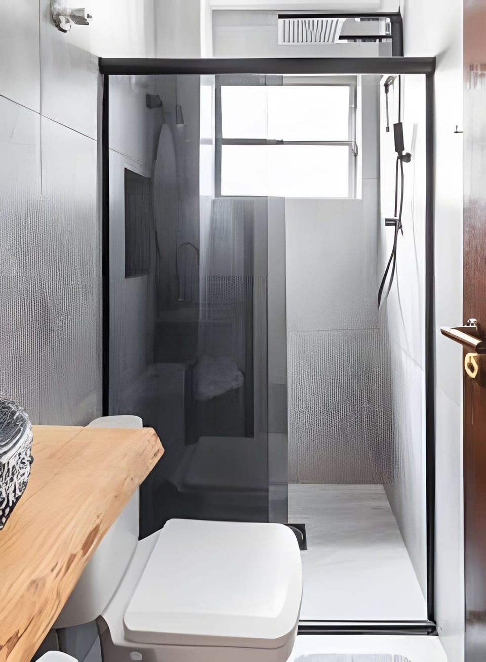 Apartment | Bathroom | Shower, free toiletries, hair dryer, towels