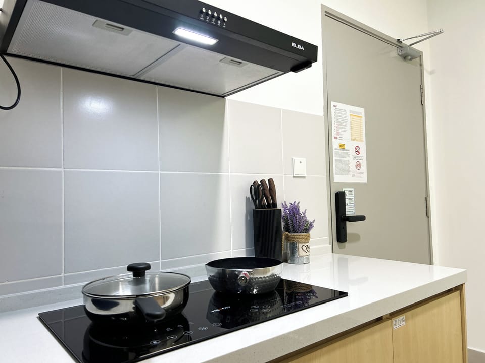 Apartment, 2 Bedrooms | Private kitchen | Fridge, microwave