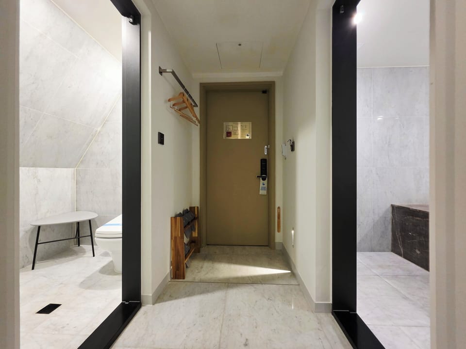 Deluxe Family Room | Desk, laptop workspace, blackout drapes, WiFi (free)