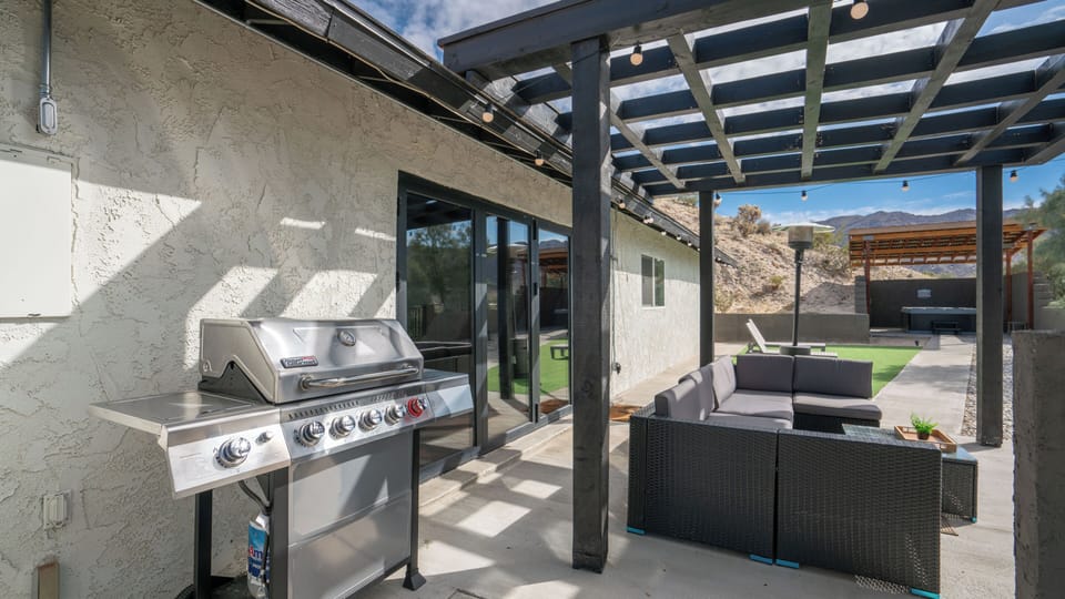 Back Patio with Barbeque Grill 