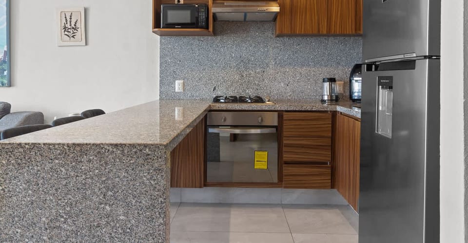Eat-in Kitchen