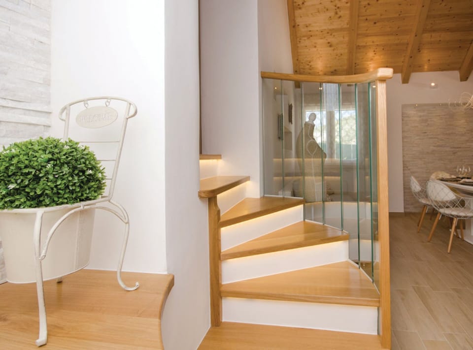 House (Holiday Home) | Staircase