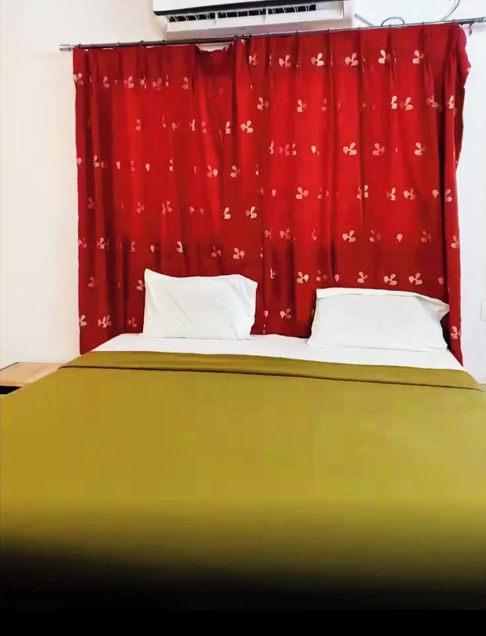 Deluxe Double Room | Hypo-allergenic bedding, in-room safe, soundproofing, free WiFi