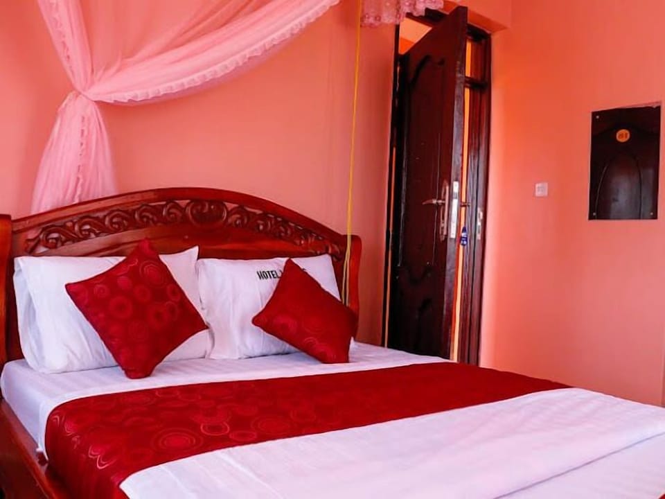 Deluxe Double Room, City View | Free WiFi, bed sheets