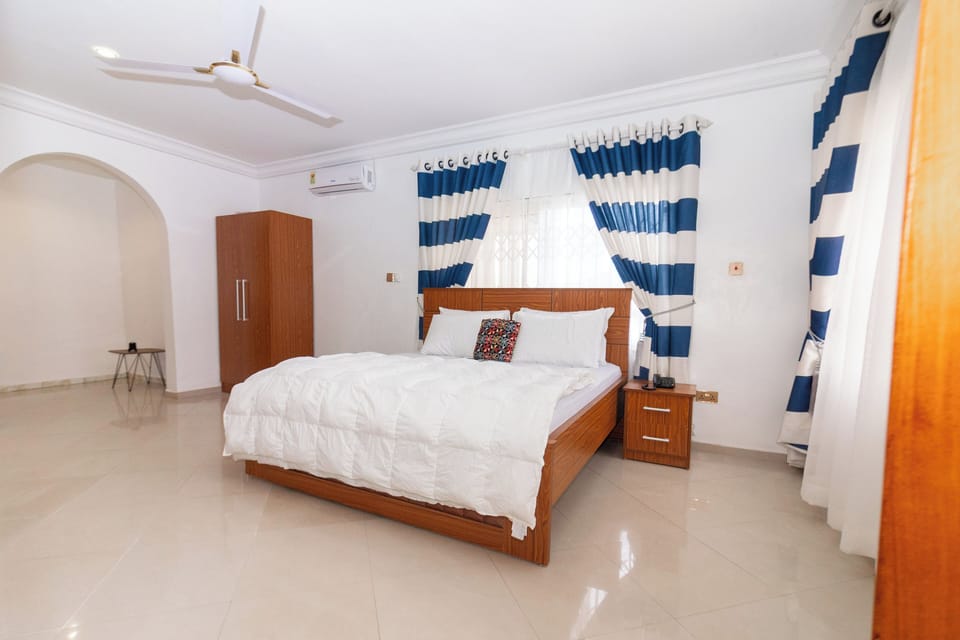 Executive Room | Desk, WiFi (free)