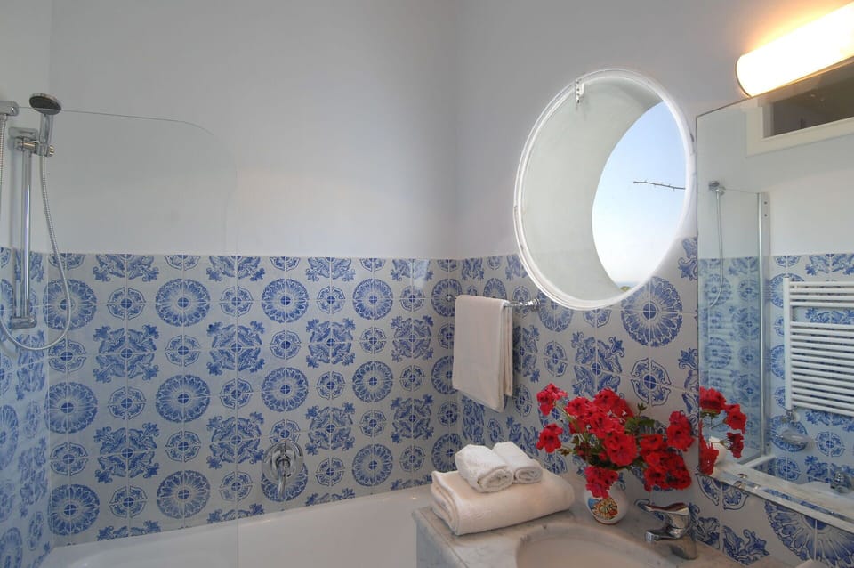 Autumn, Bathroom, Spring, Summer