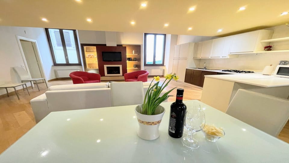 Apartment, 2 Bedrooms, Smoking, Balcony | Dining