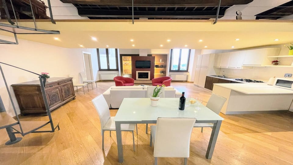 Apartment, 2 Bedrooms, Smoking, Balcony | Dining
