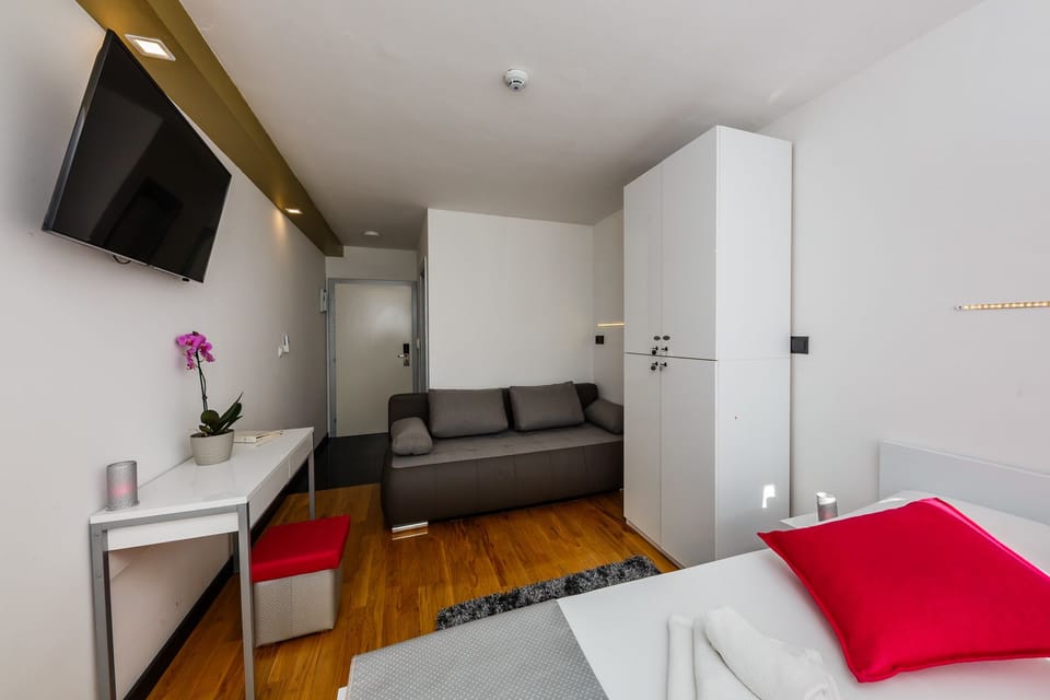 Standard Double or Twin Room, 1 Bedroom, Partial Sea View | Desk, blackout drapes, free WiFi, bed sheets