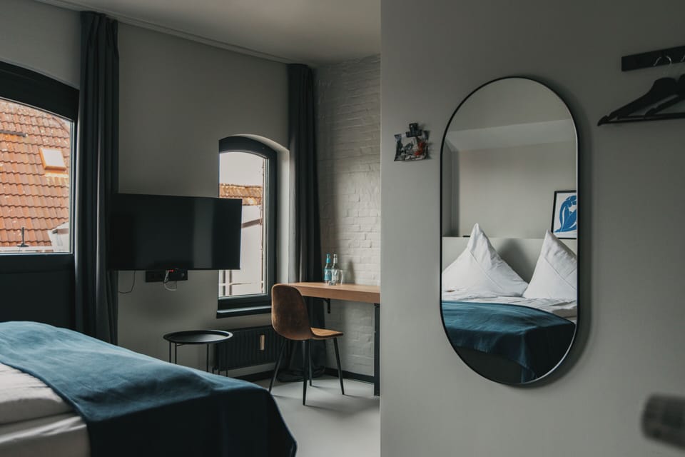 Comfort Double Room, 1 Bedroom, Canal View | Desk, free WiFi, bed sheets