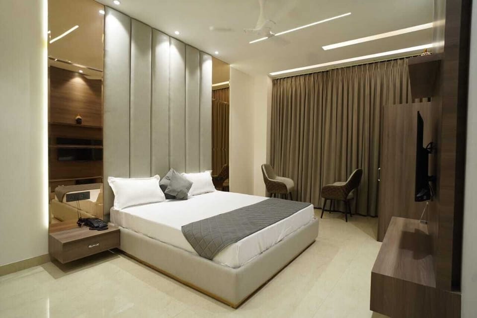 Standard Double Room, City View | Soundproofing, bed sheets