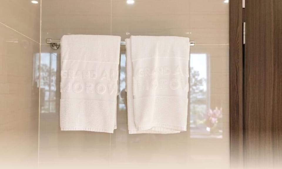 Superior Single Room | Bathroom | Slippers