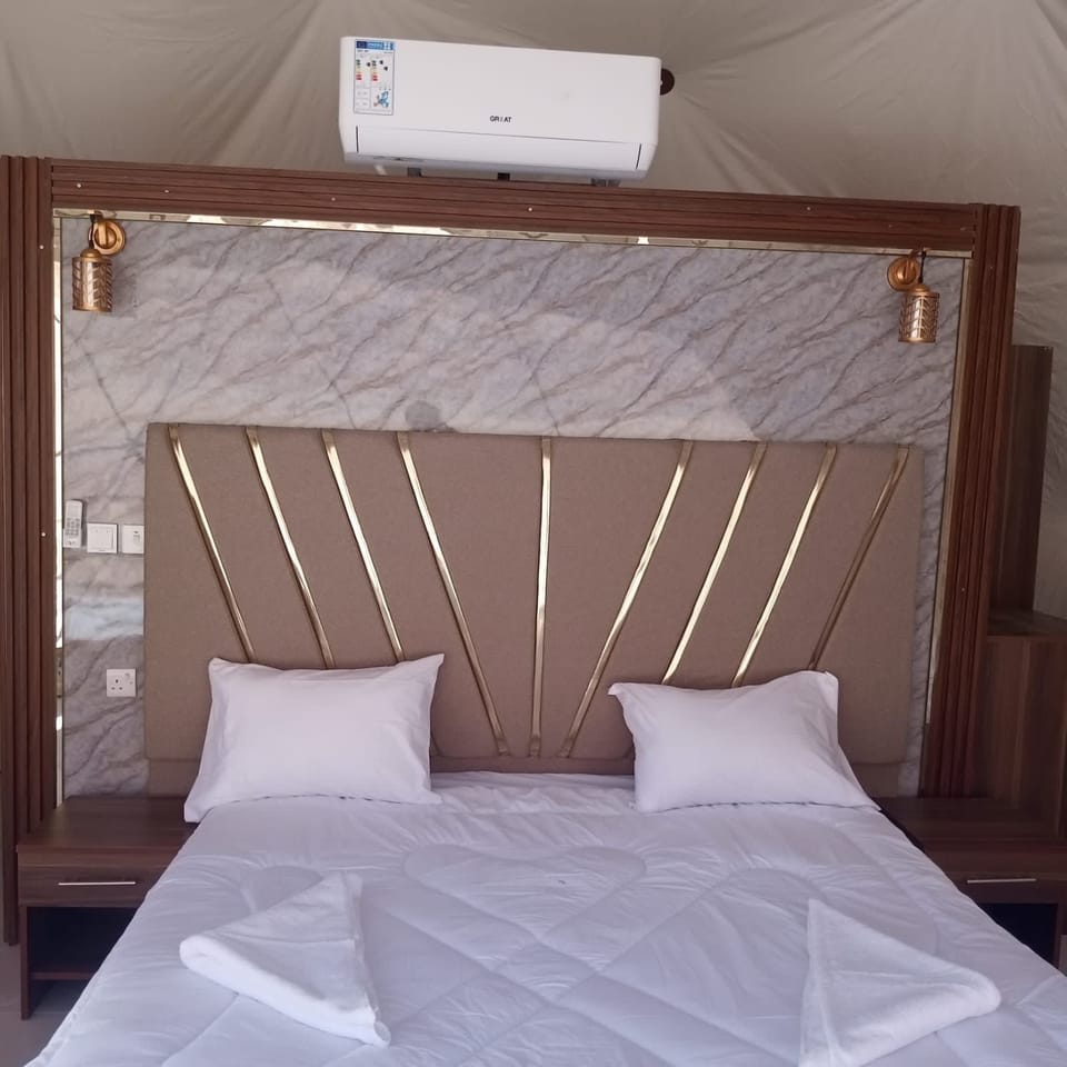 Double Room, Balcony, Mountain View | In-room safe