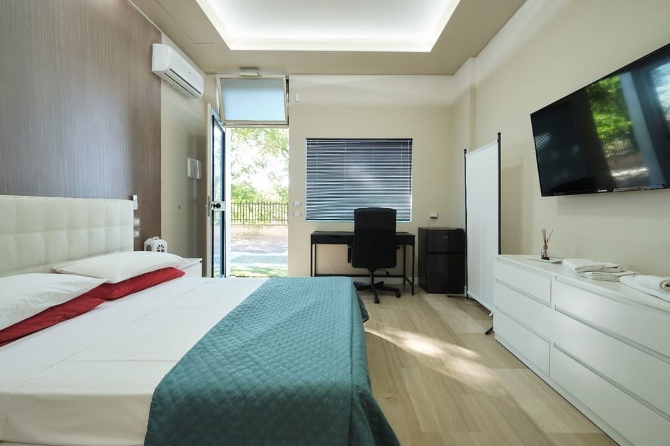 Soundproofing, free WiFi