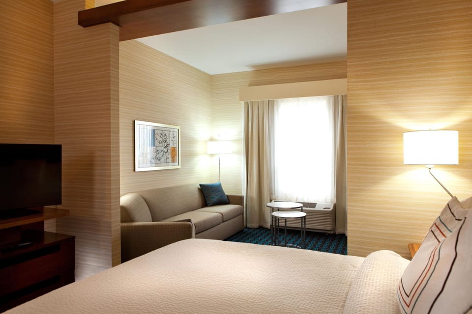 Suite, 1 King Bed with Sofa bed | In-room safe, desk, iron/ironing board, WiFi (free)