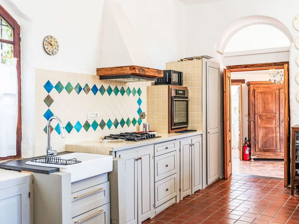 Flooring, Kitchen, Interior Design, Wood, Floor, Furniture, Countertop, Room, Lighting, Ceiling