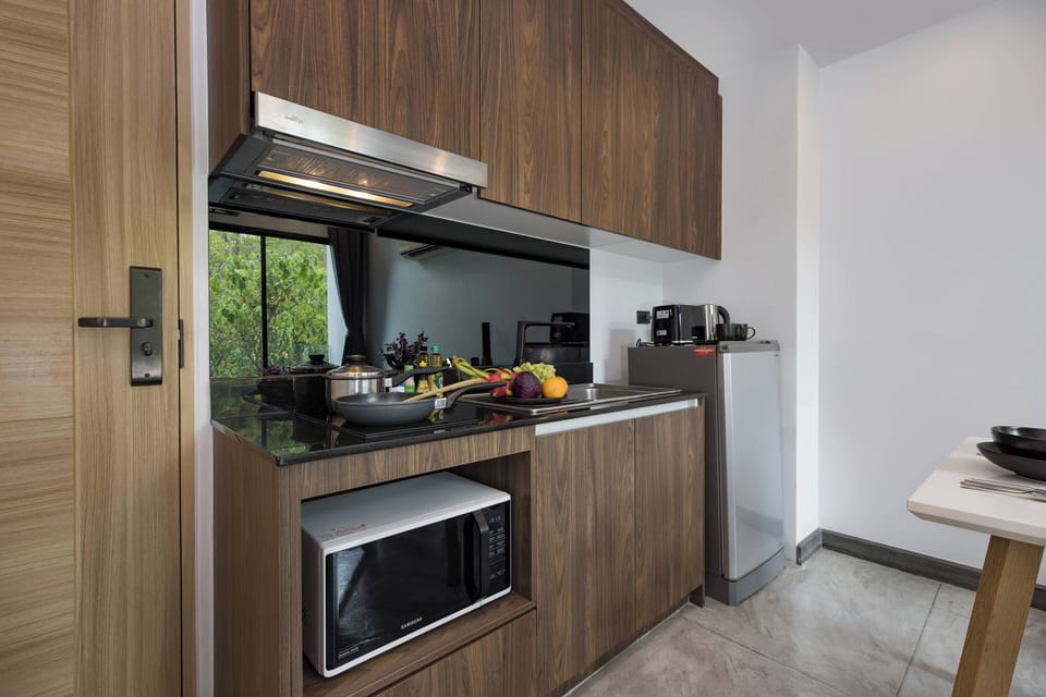 Design Apartment, 1 Bedroom, Balcony | Private kitchen | Electric kettle