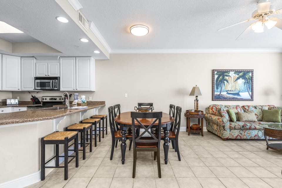Signature Condo, 3 Bedrooms, Kitchen, Beach View | In-room dining