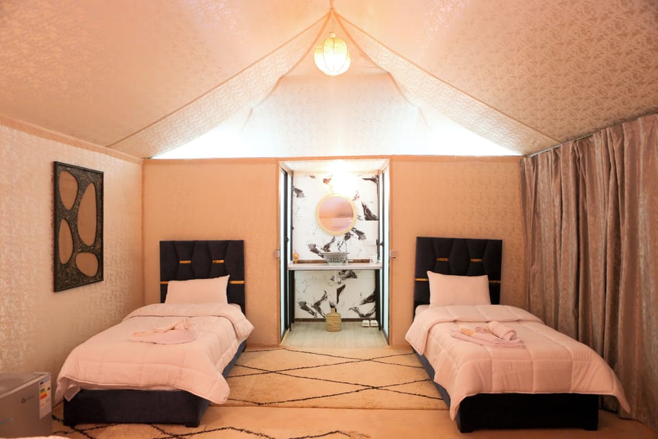 Luxury Quadruple Room, Mountain View | Soundproofing, WiFi (free)