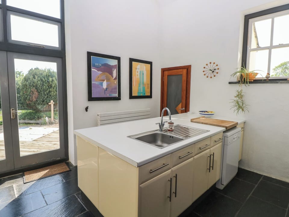 Fridge, microwave, dishwasher, toaster