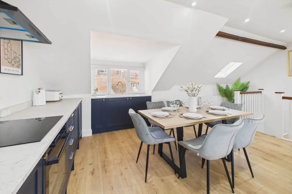 Admiral's View, Whitby - Host & Stay