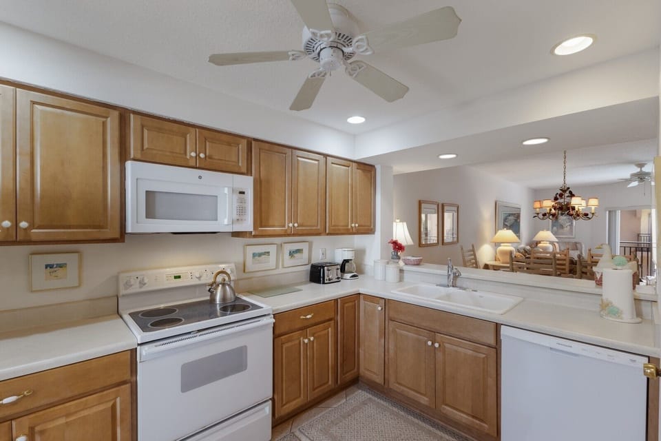 Condo, 2 Bedrooms | Private kitchen | Coffee/tea maker, fridge, oven, toaster