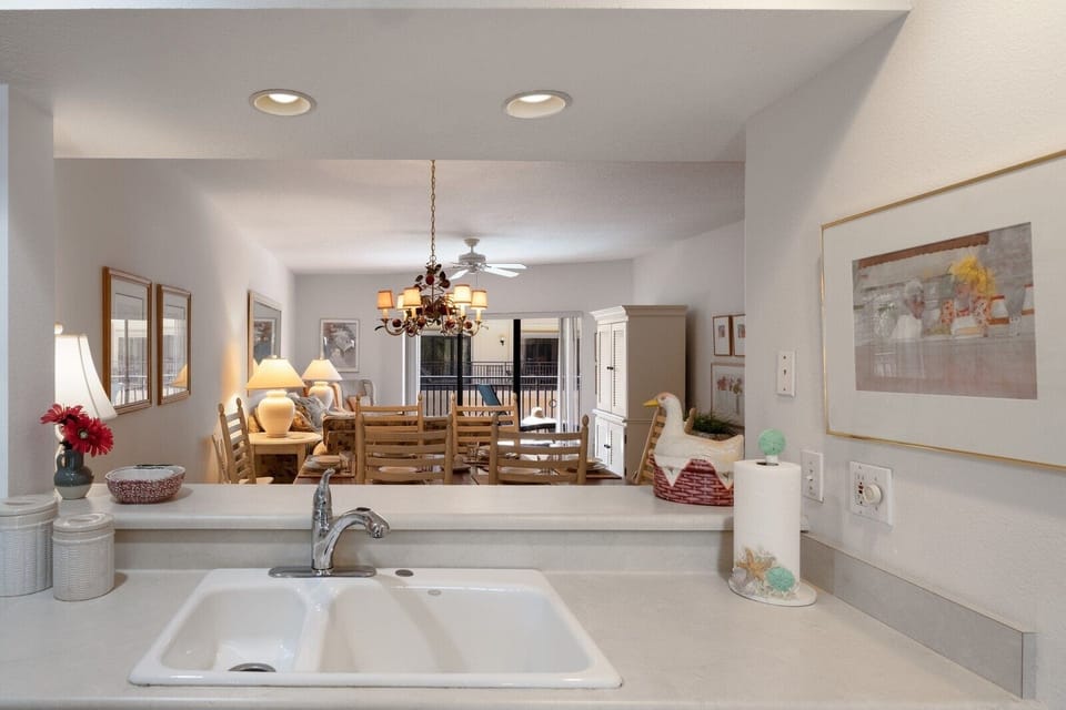 Condo, 2 Bedrooms | Interior