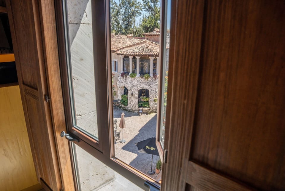 Basic Suite | Interior