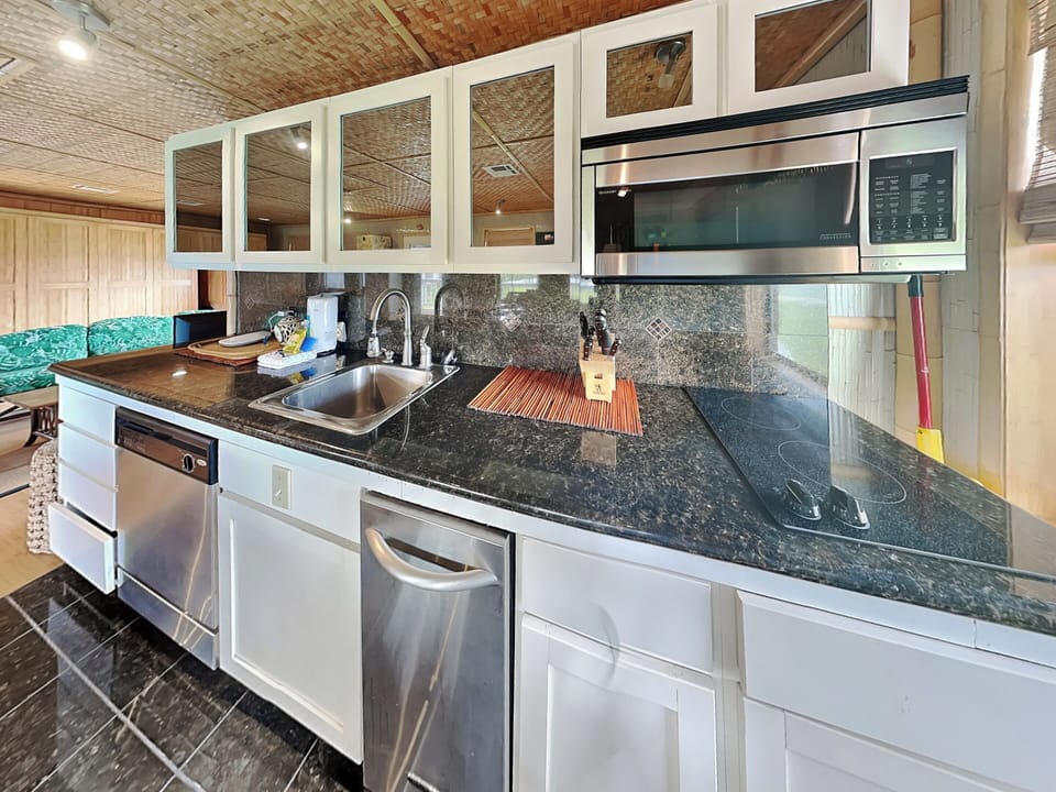 Full Size Kitchen