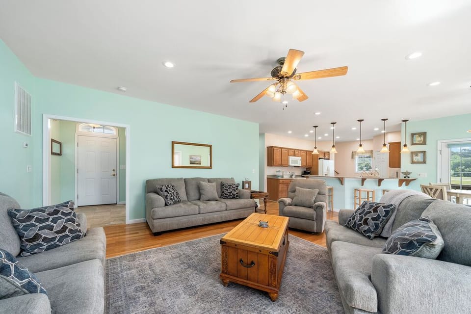 Welcome to Fairway Stay in Captain's Cove Golf and Yacht Club!