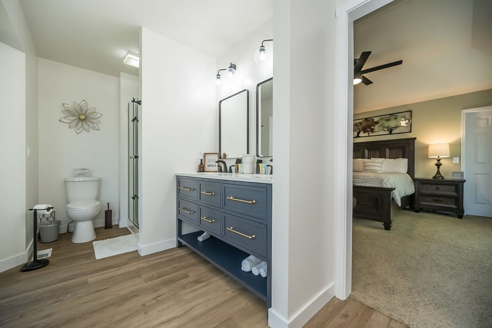 Main bathroom