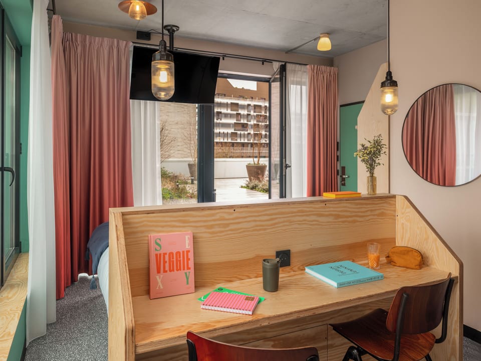 Eklo Family for 4 persons with terrace | Soundproofing, free WiFi, bed sheets