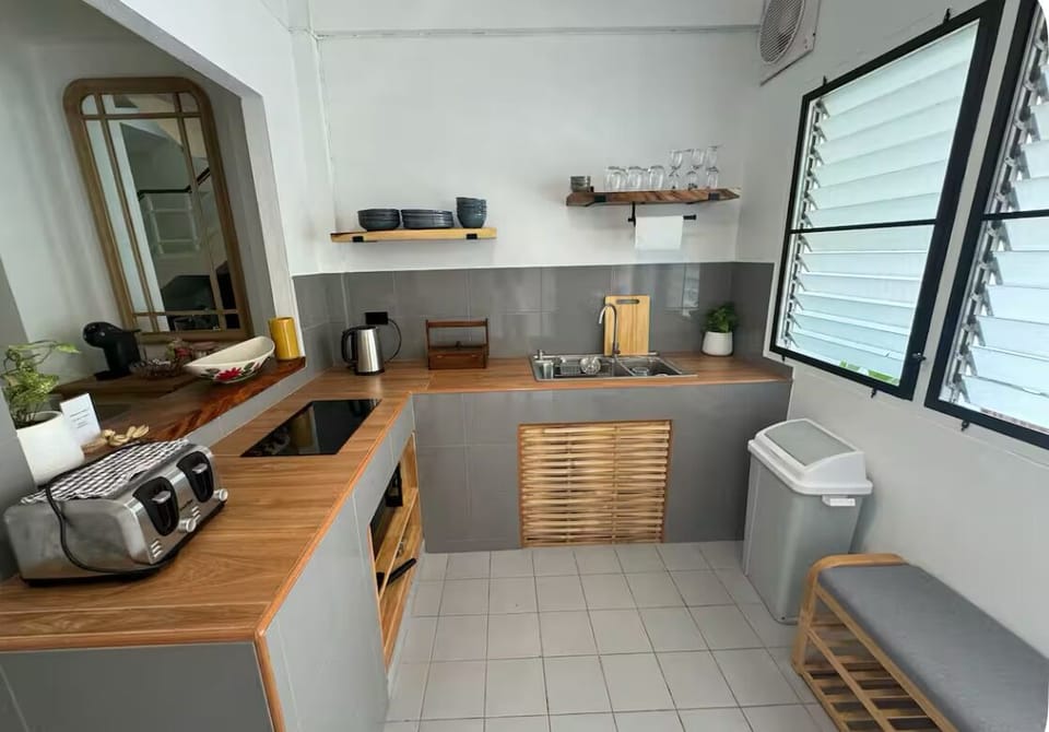 Equipped kitchen to make your favourite dishes. 