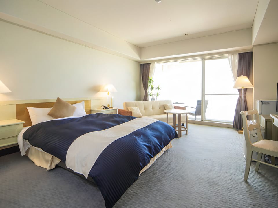 [Western modern double] smoking | Premium bedding, down comforters, in-room safe, blackout drapes