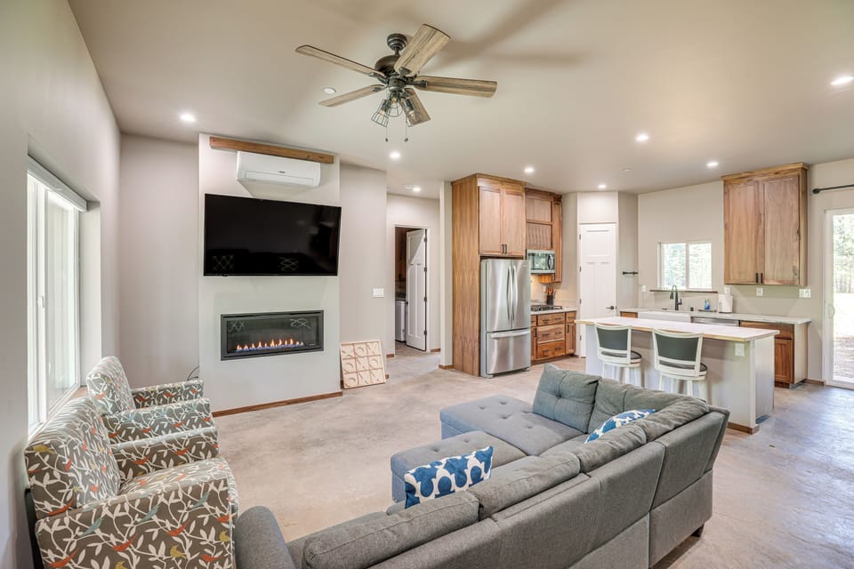 Living Room | Central A/C & Heating