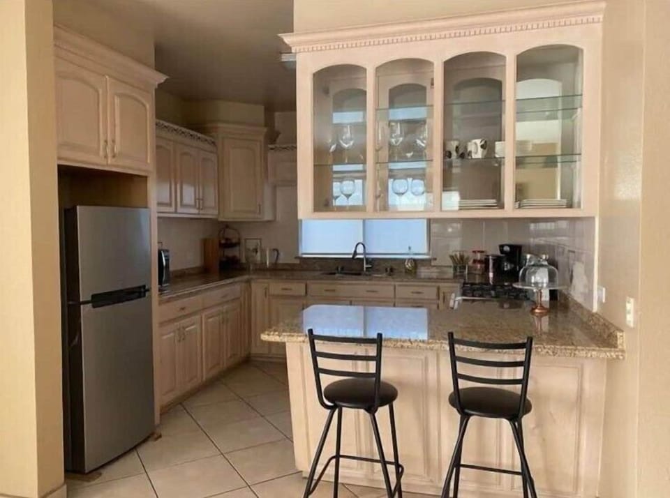 Family House, Sea View | Private kitchen
